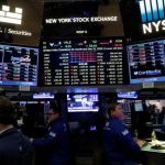 Chứng khoán mỹ và đồng đô la mỹ có mối tương quan như thế nào ?