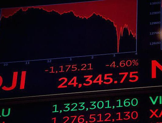 Rủi ro cho đồng USD khi chứng khoán mỹ bị bán tháo