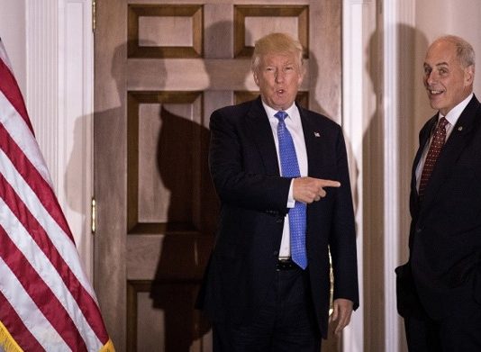 Tổn thương cho đồng USD khi ông Trump xa thải nhân sự